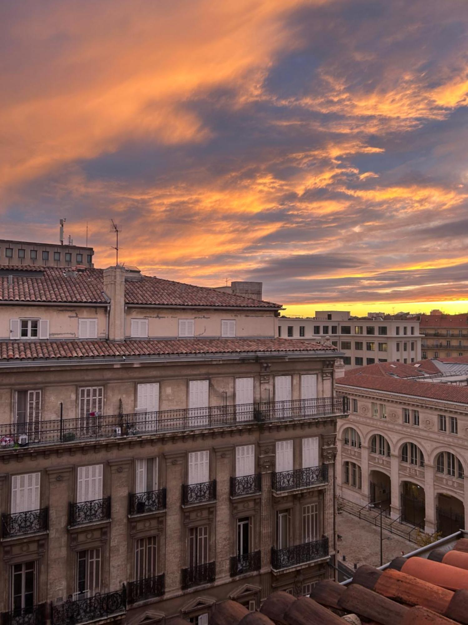 Mai Homes - Le Colbert Marseille Bagian luar foto